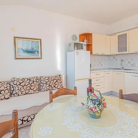 別荘 Nice Home In Razanj With Kitchen Ražanj