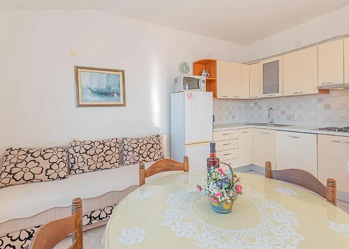 Vakantiehuis Nice Home In Razanj With Kitchen Ražanj