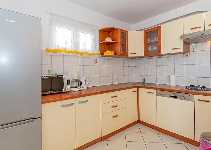 Nice Home In Razanj With Kitchen Vakantiehuis Ražanj