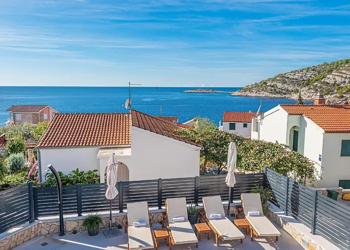 Hébergement de vacances Nice Home In Razanj With Kitchen *