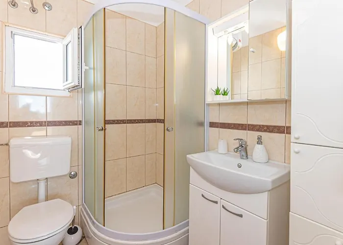 Vakantiehuis Nice Home In Razanj With Kitchen