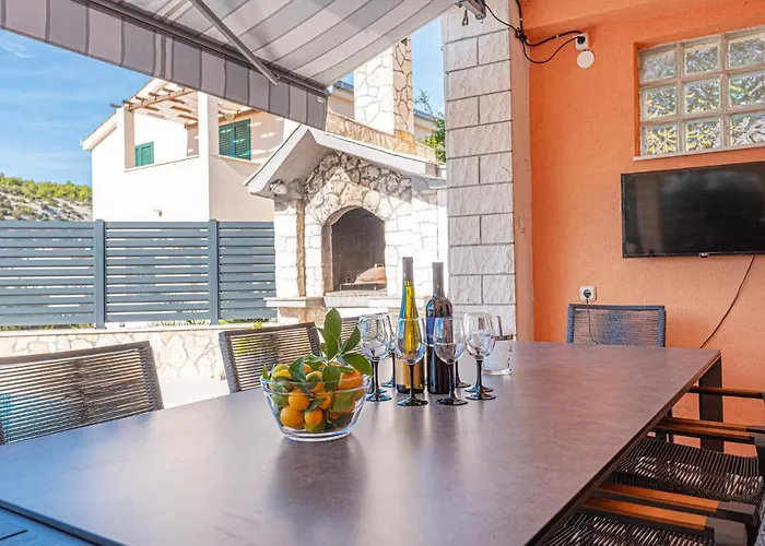 Vakantiehuis Nice Home In Razanj With Kitchen