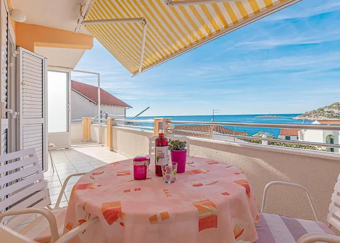 Hébergement de vacances Nice Home In Razanj With Kitchen *