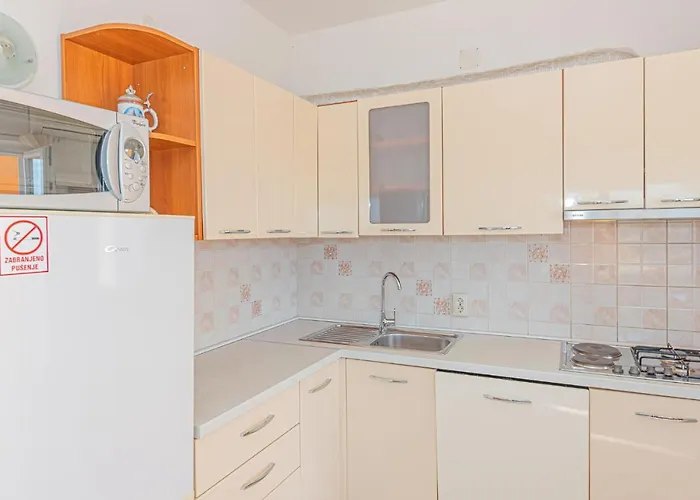 Nice Home In Razanj With Kitchen * Ražanj