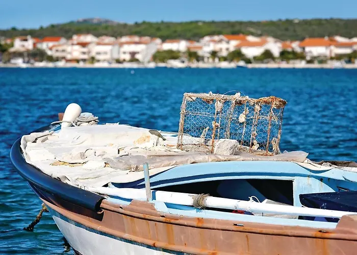 Vakantiehuis Nice Home In Razanj With Kitchen *